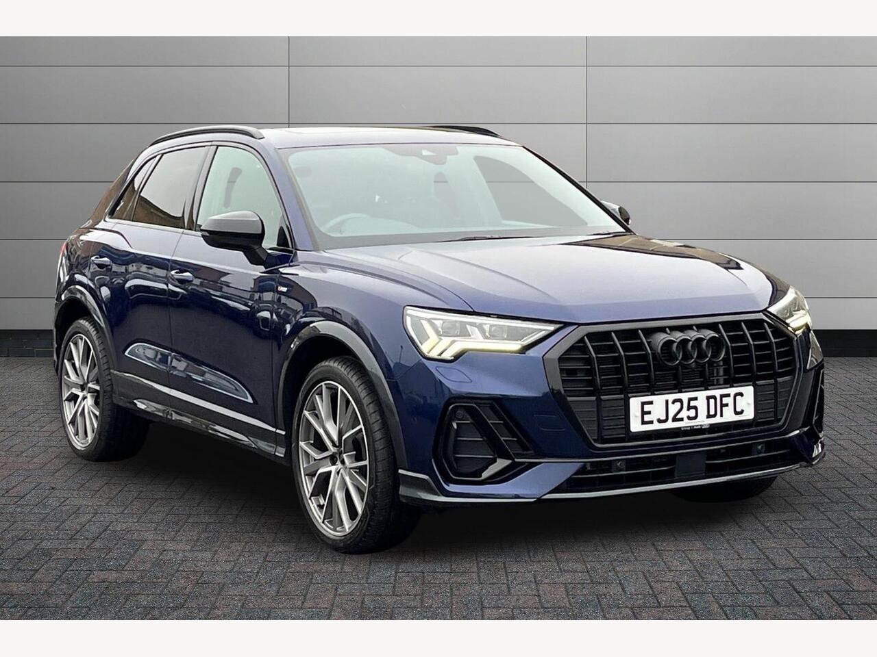 Main listing image - Audi Q3