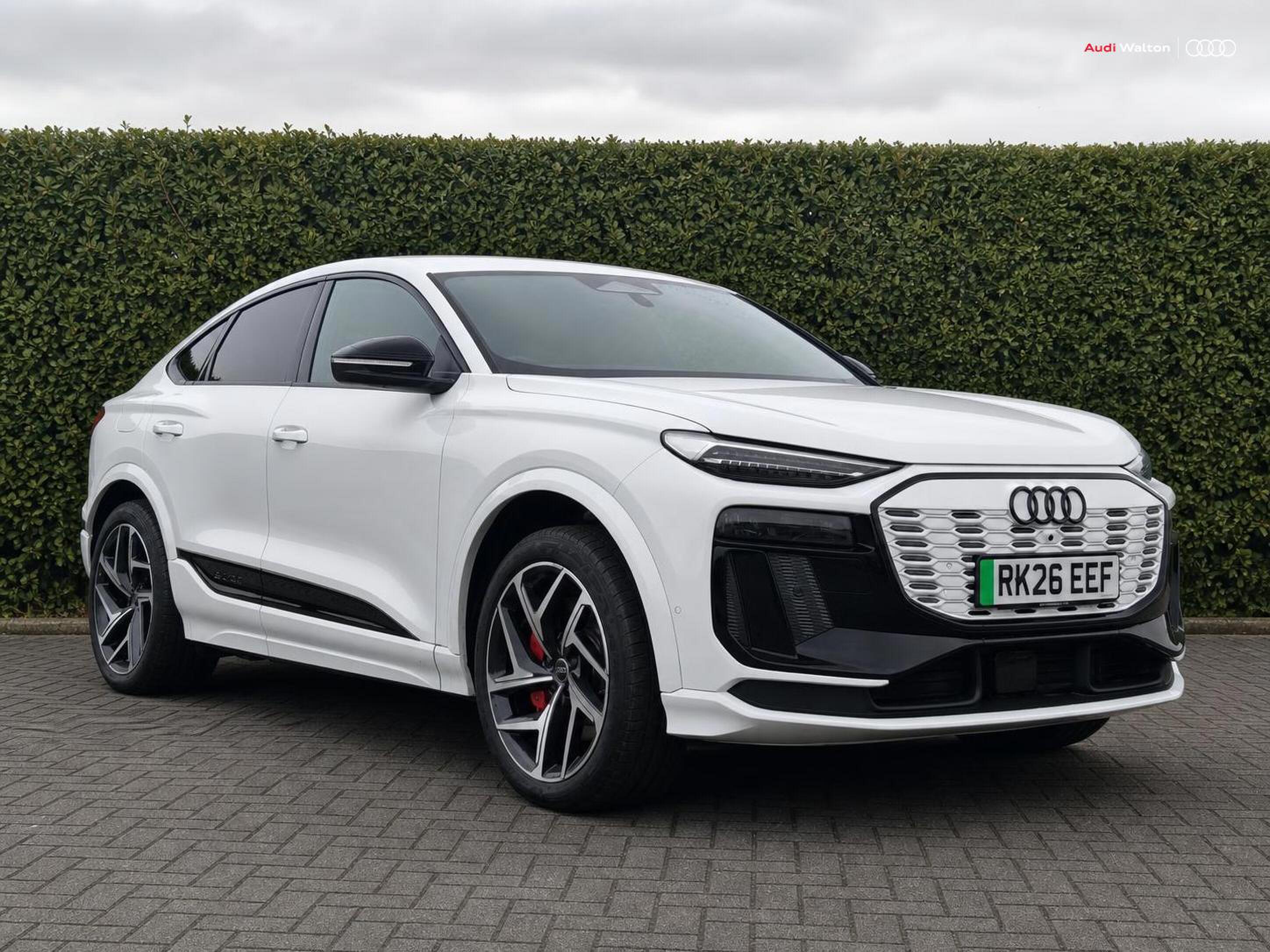 Main listing image - Audi Q6