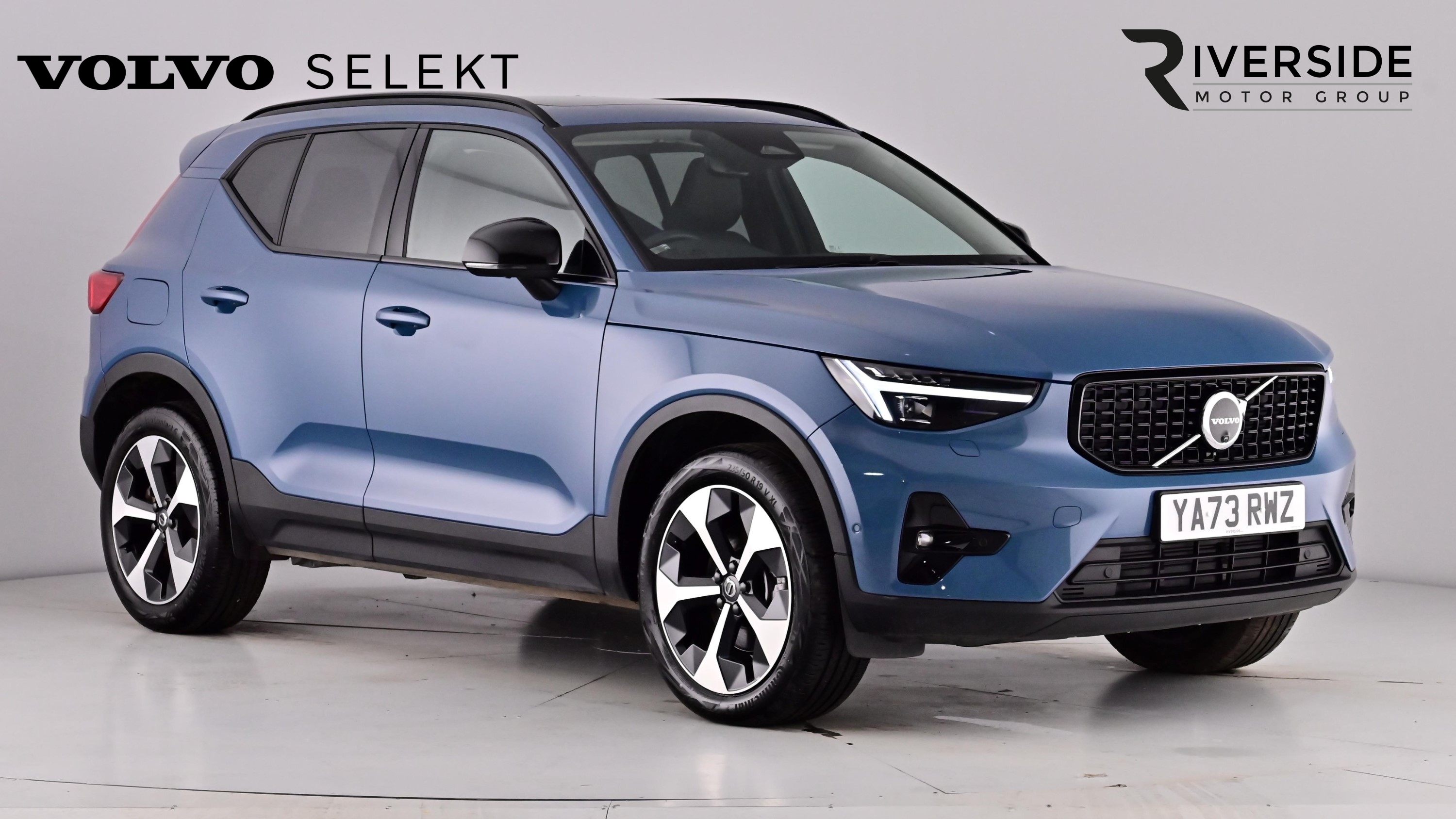 Main listing image - Volvo XC40