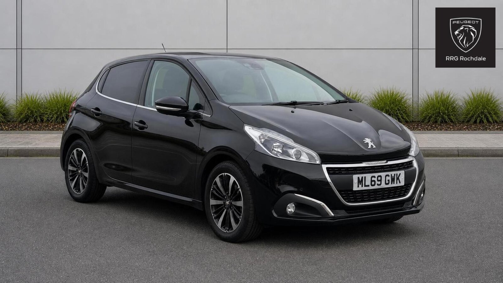 Main listing image - Peugeot 208
