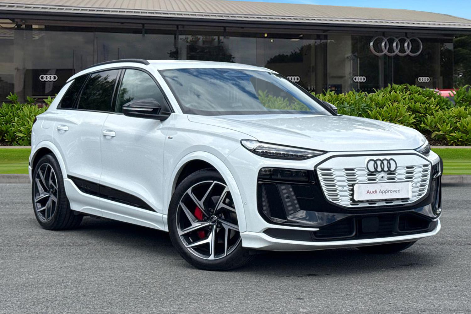 Main listing image - Audi Q6