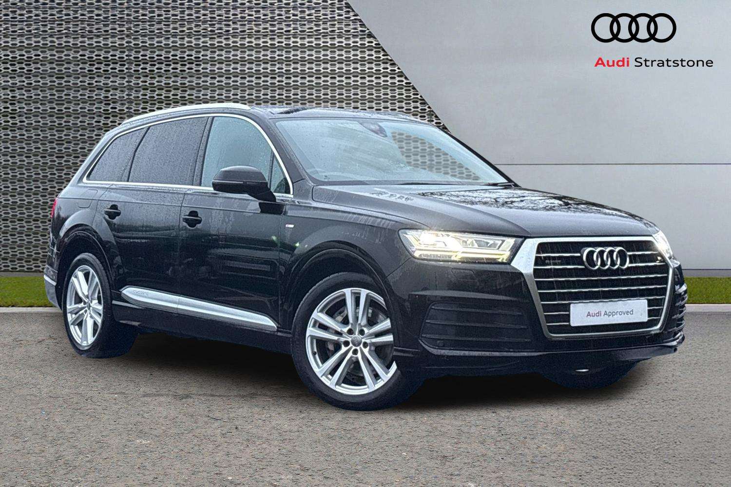 Main listing image - Audi Q7