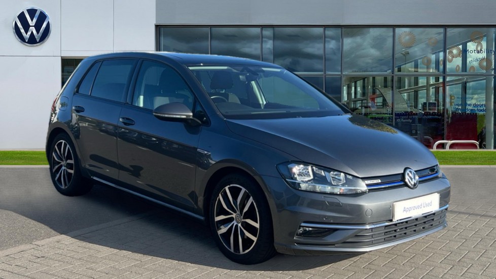 Main listing image - Volkswagen Golf