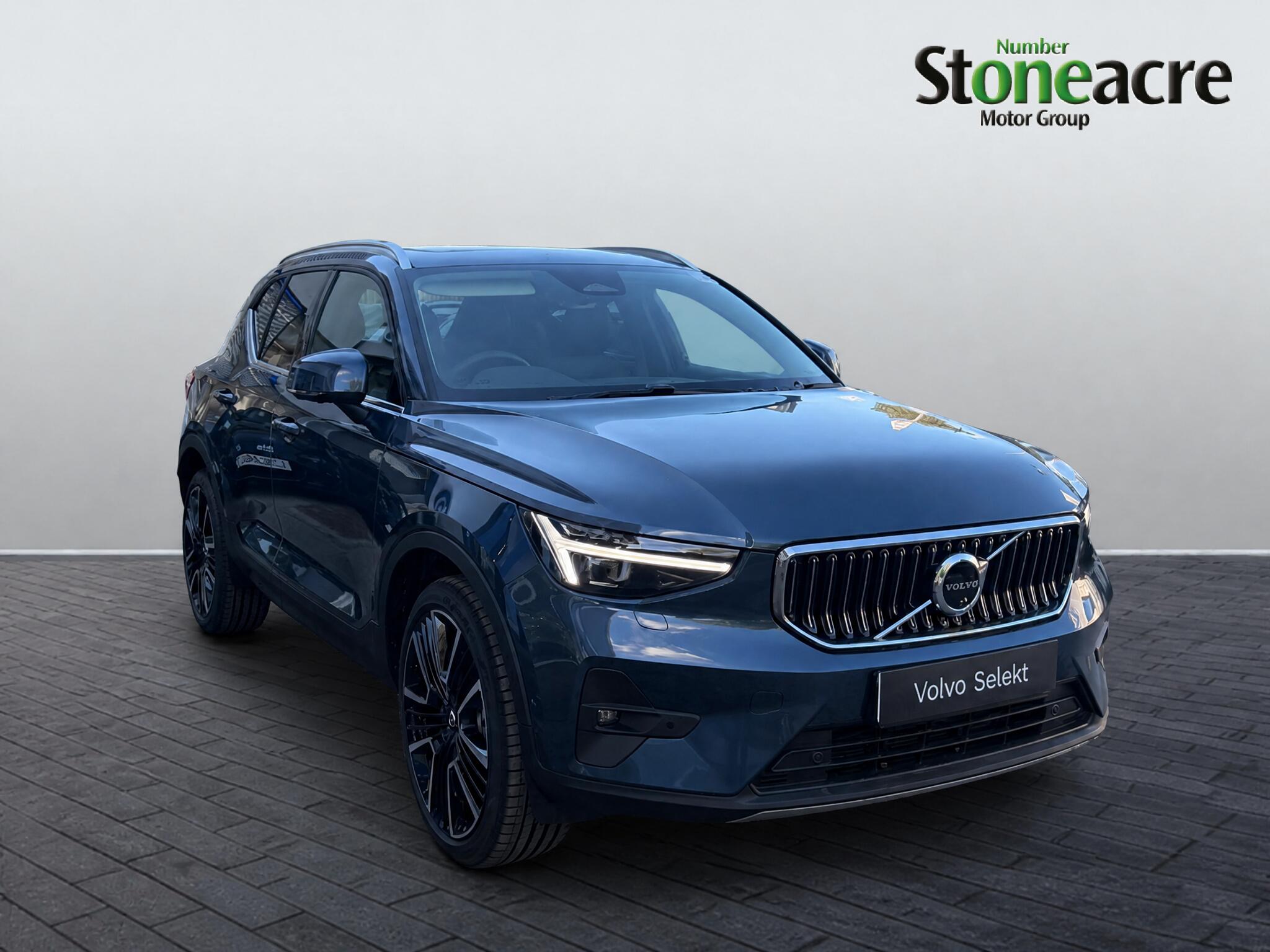 Main listing image - Volvo XC40