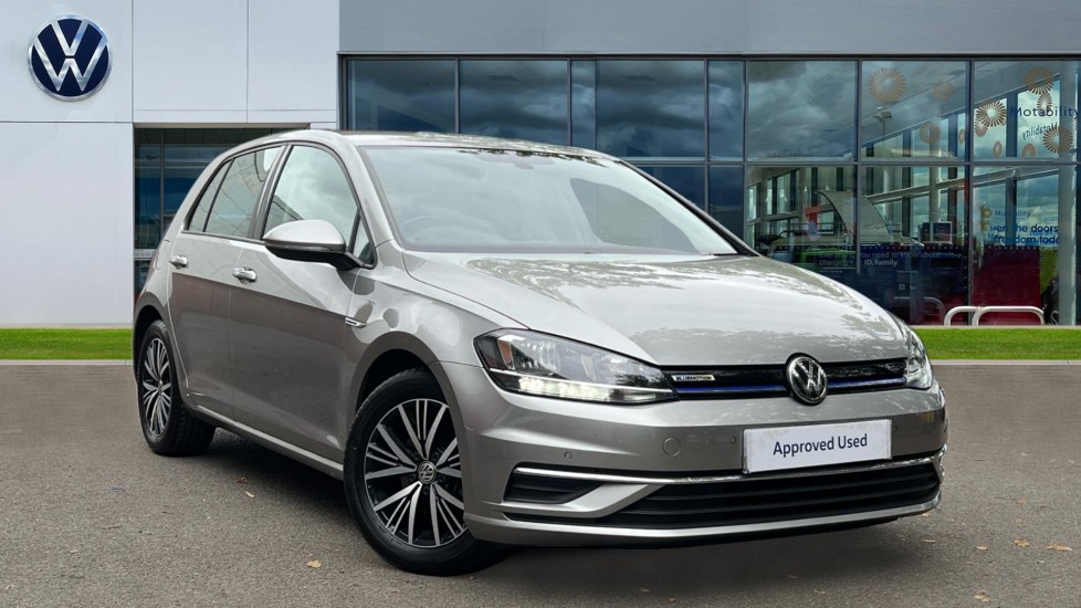 Main listing image - Volkswagen Golf