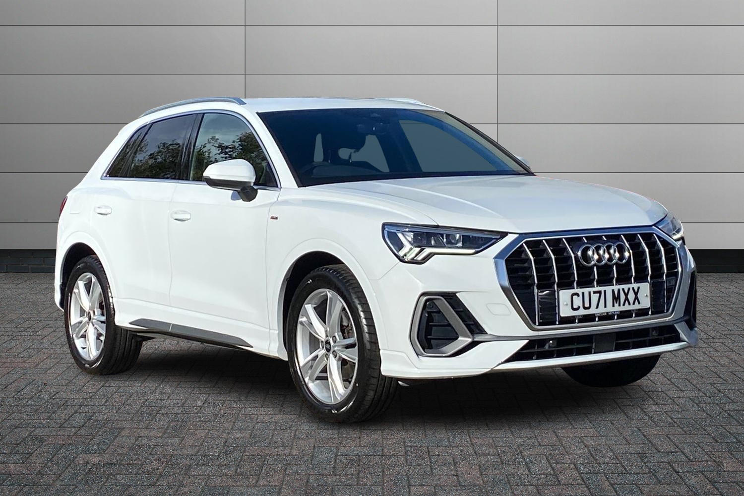 Main listing image - Audi Q3