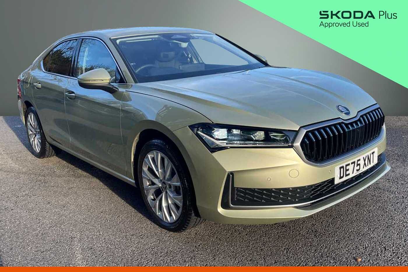 Main listing image - Skoda Superb