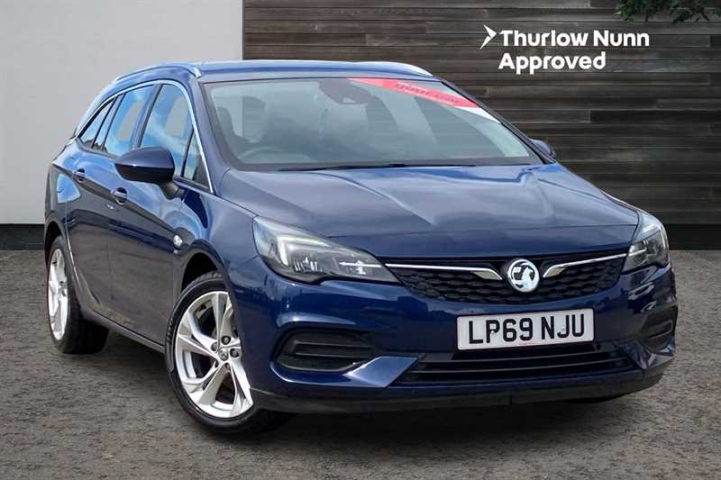 Main listing image - Vauxhall Astra Sports Tourer