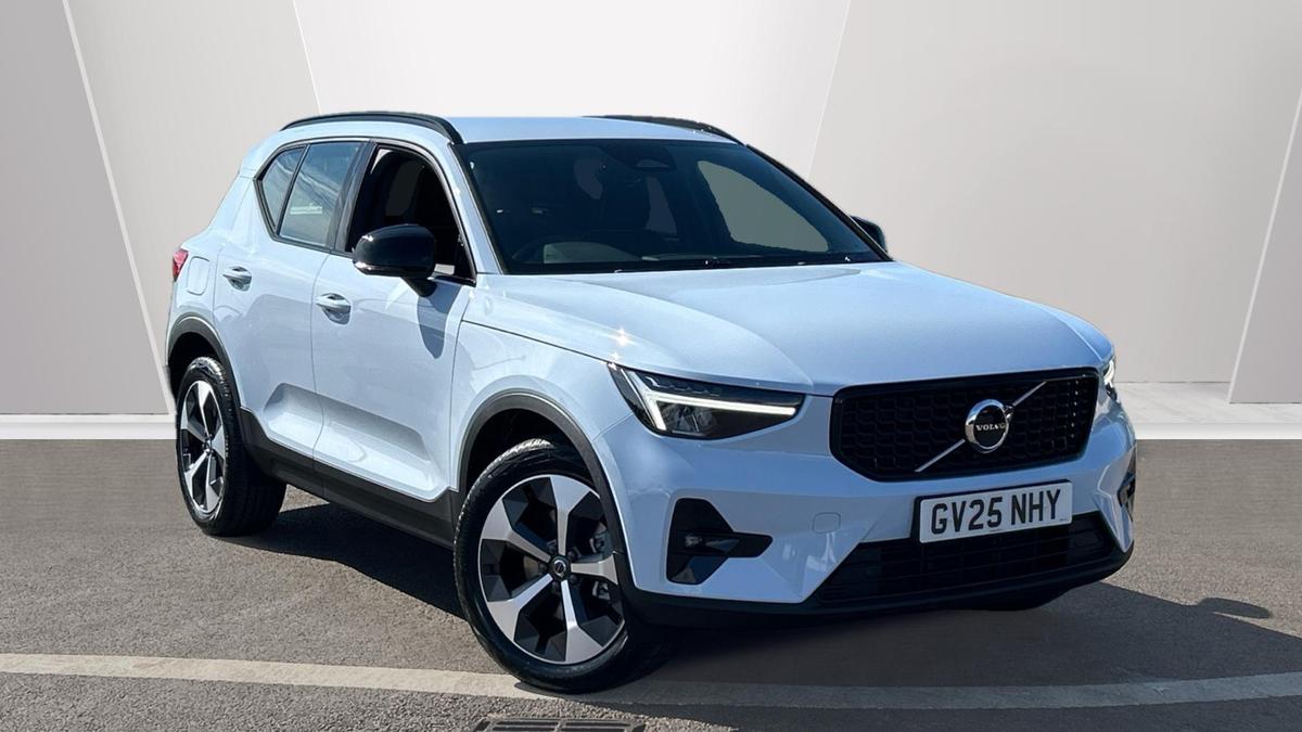 Main listing image - Volvo XC40