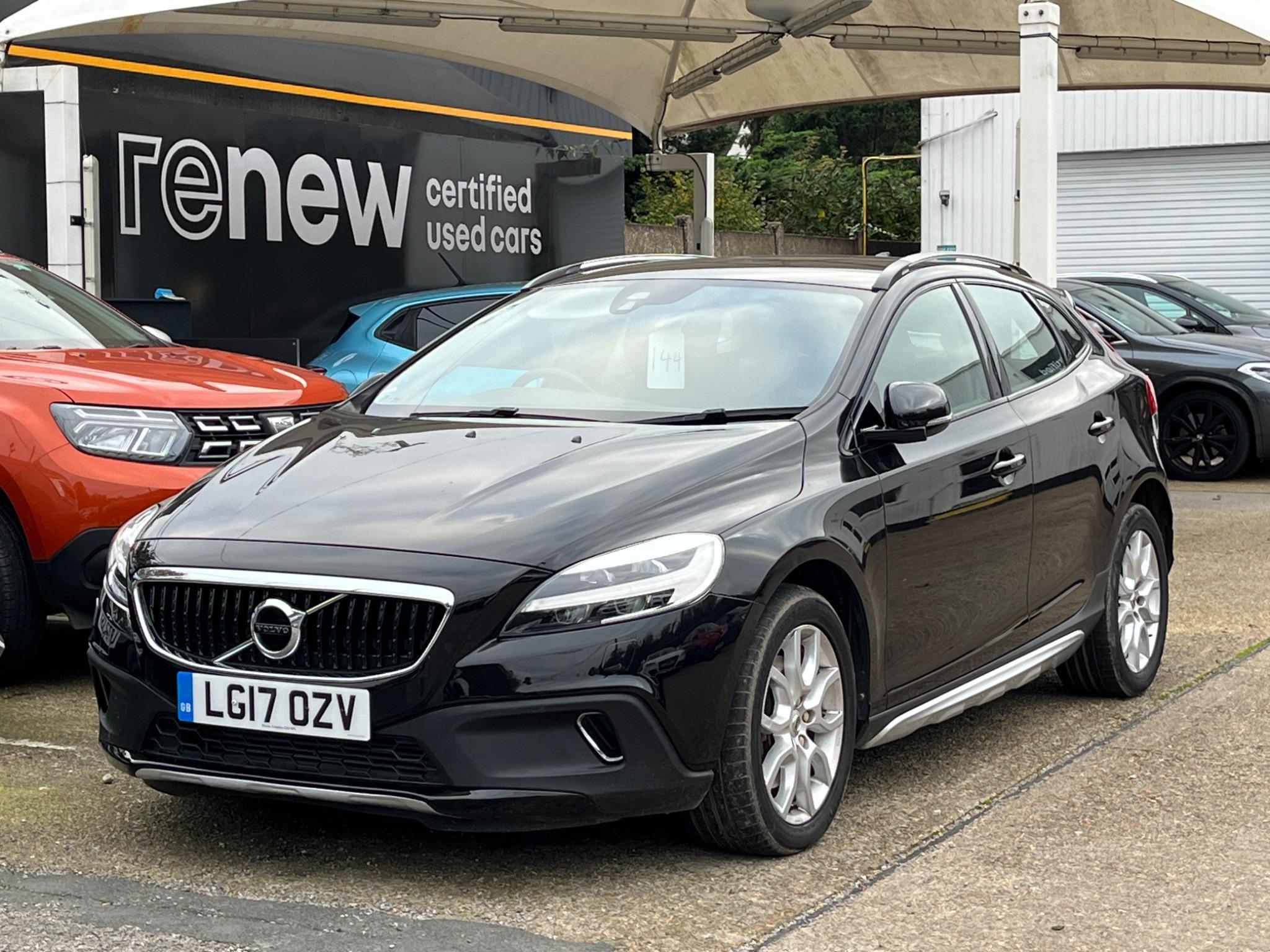 Main listing image - Volvo V40 Cross Country