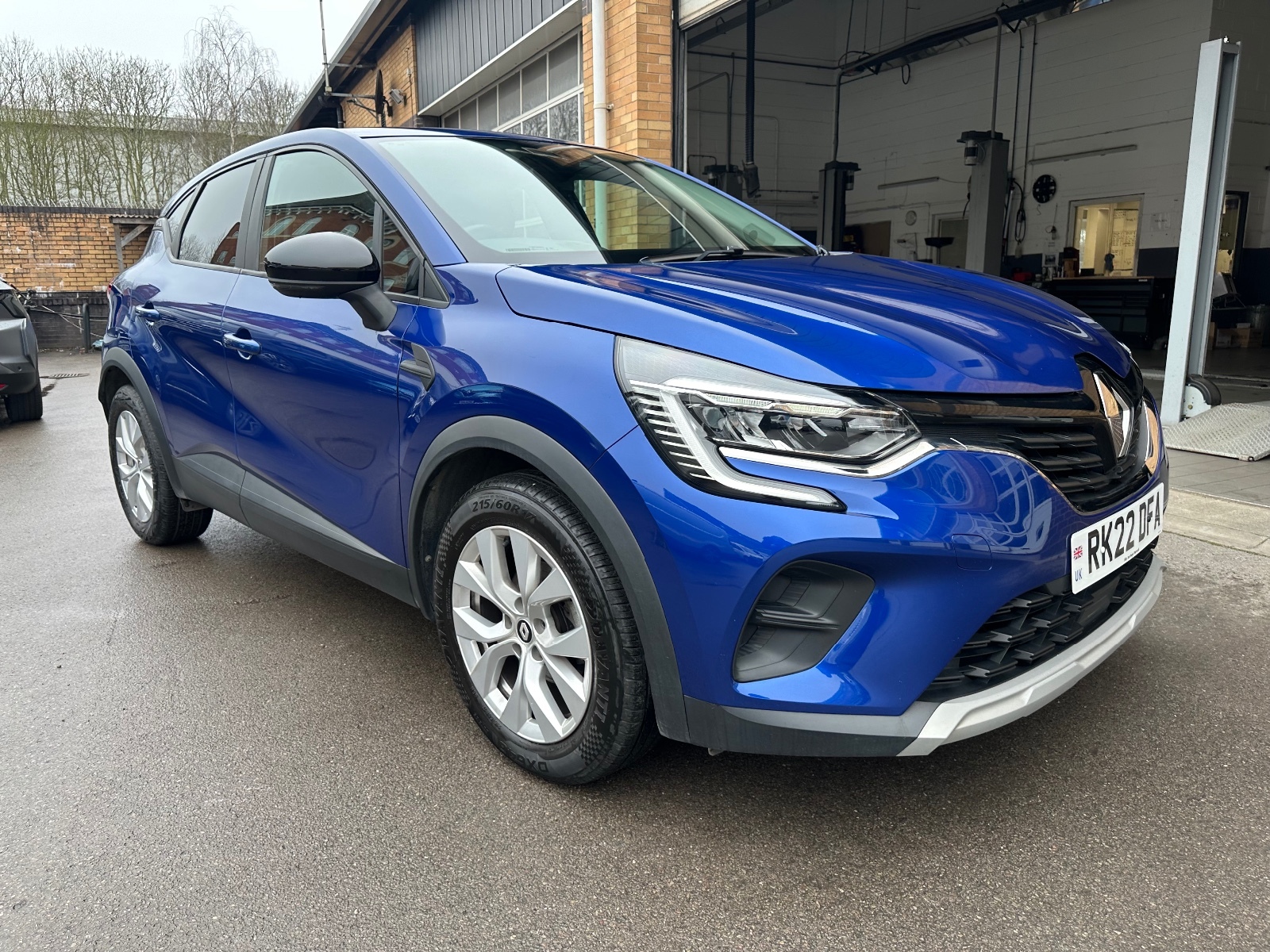Main listing image - Renault Captur