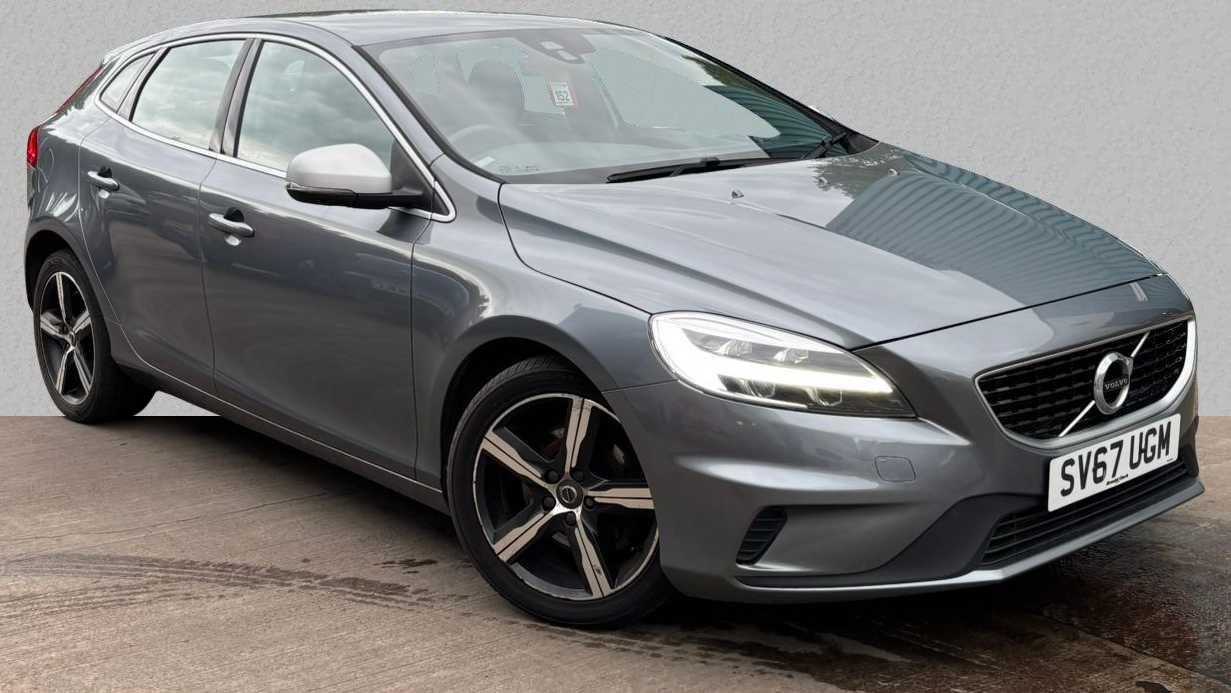 Main listing image - Volvo V40