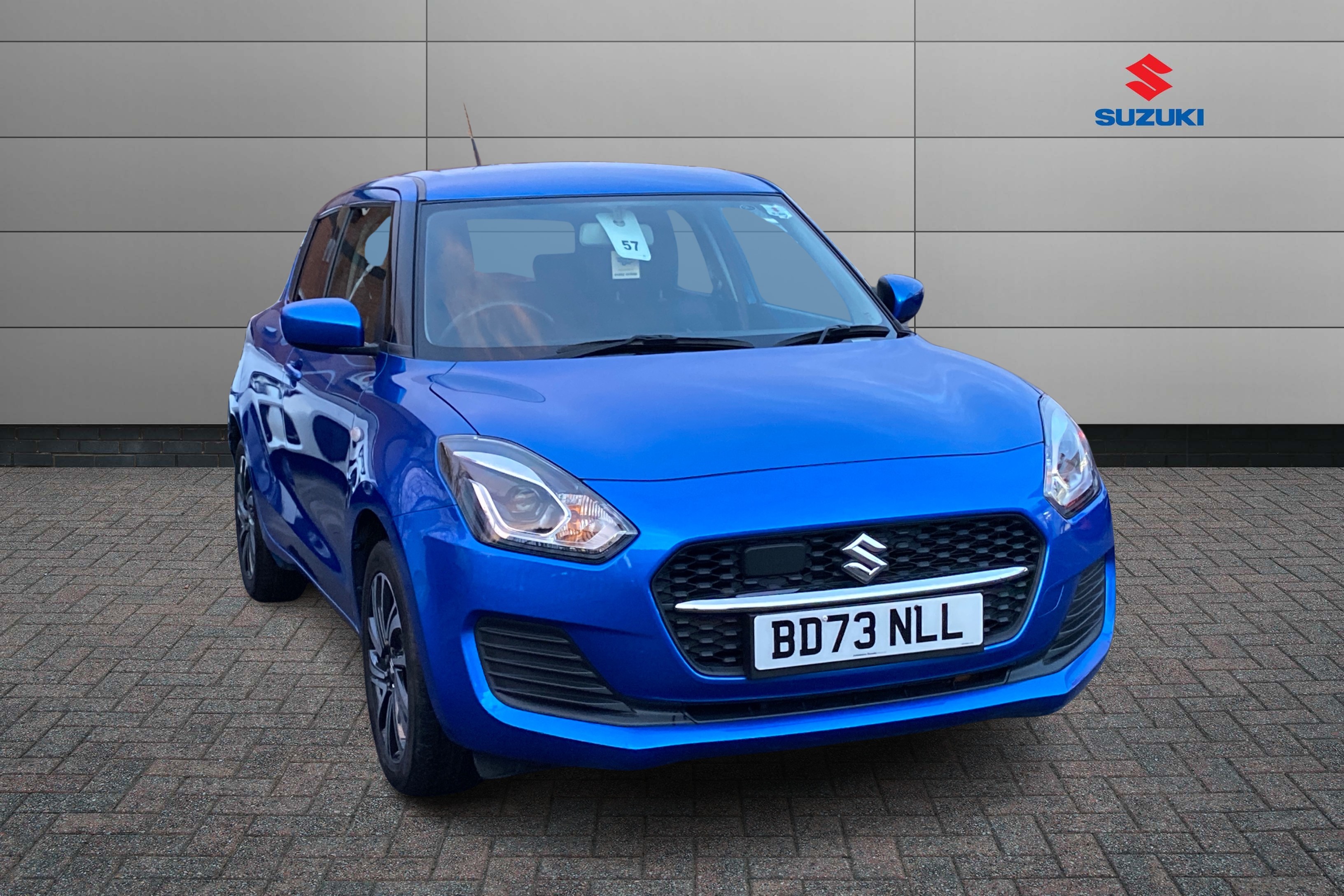 Main listing image - Suzuki Swift