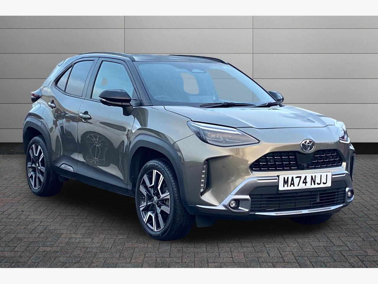 Main listing image - Toyota Yaris Cross