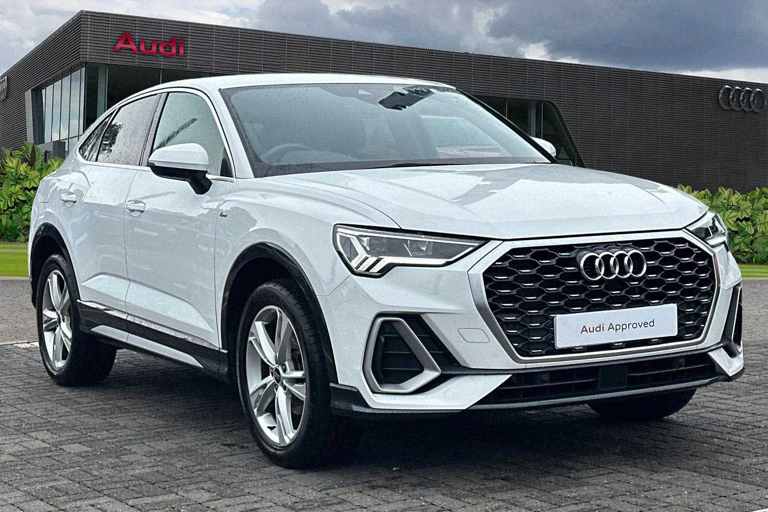 Main listing image - Audi Q3