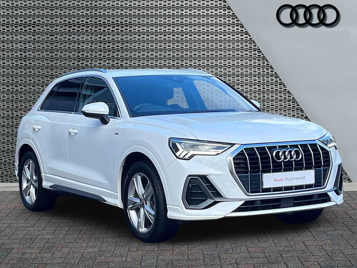Main listing image - Audi Q3