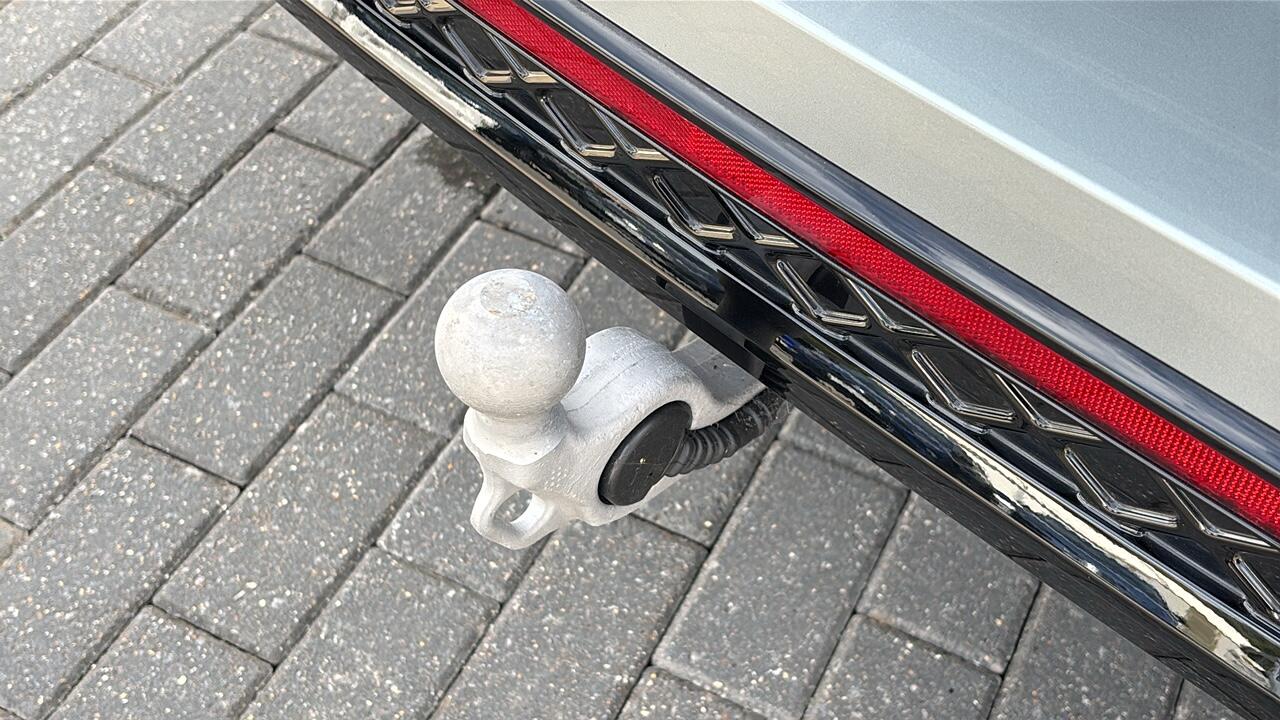 Main listing image - Volkswagen Passat