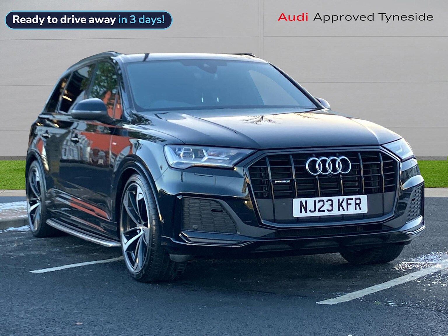 Main listing image - Audi Q7