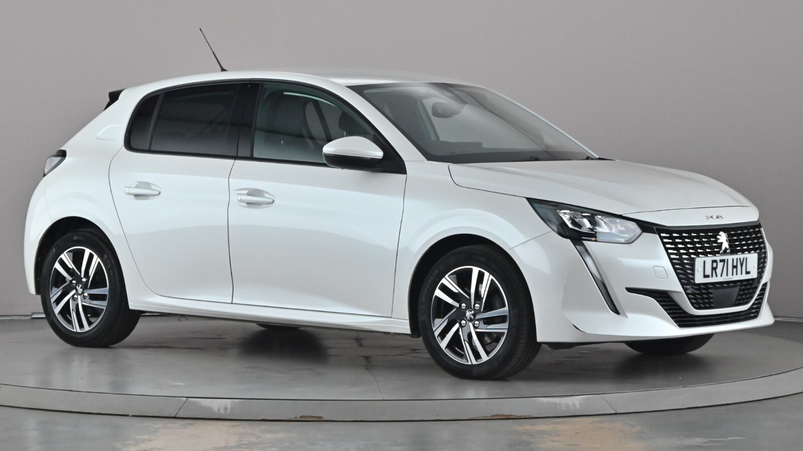 Main listing image - Peugeot 208