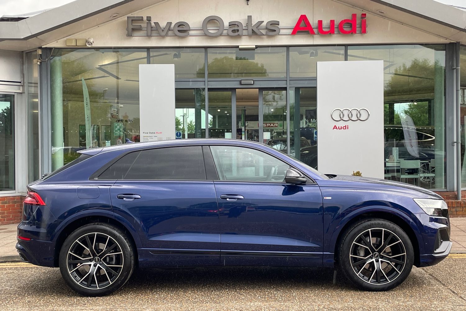 Main listing image - Audi Q8