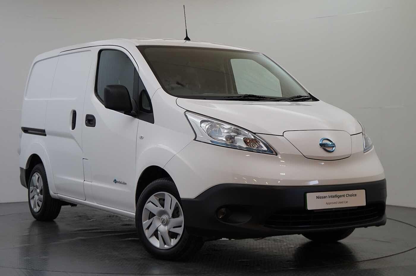 Main listing image - Nissan e-NV200