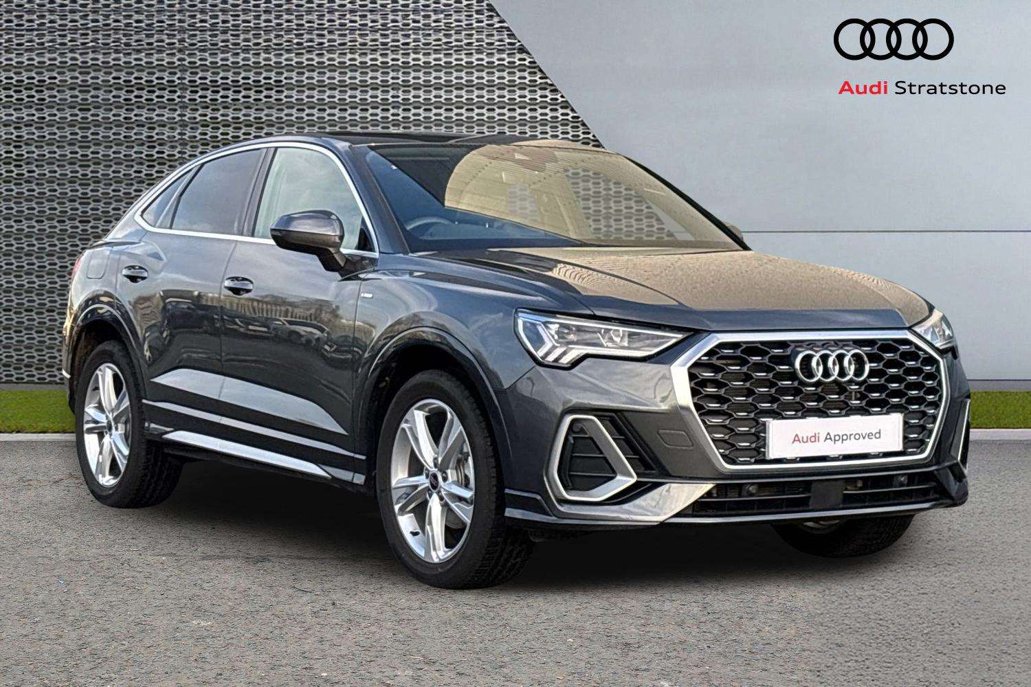 Main listing image - Audi Q3