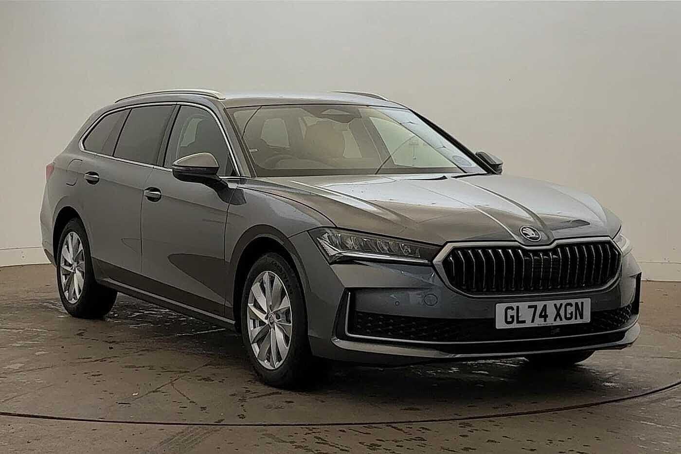 Main listing image - Skoda Superb Estate