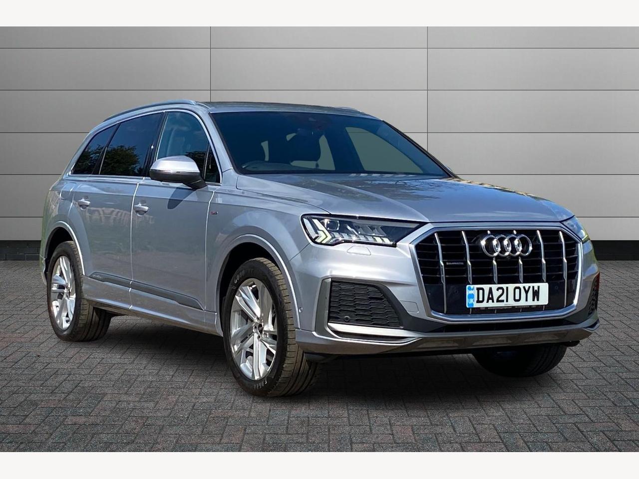 Main listing image - Audi Q7