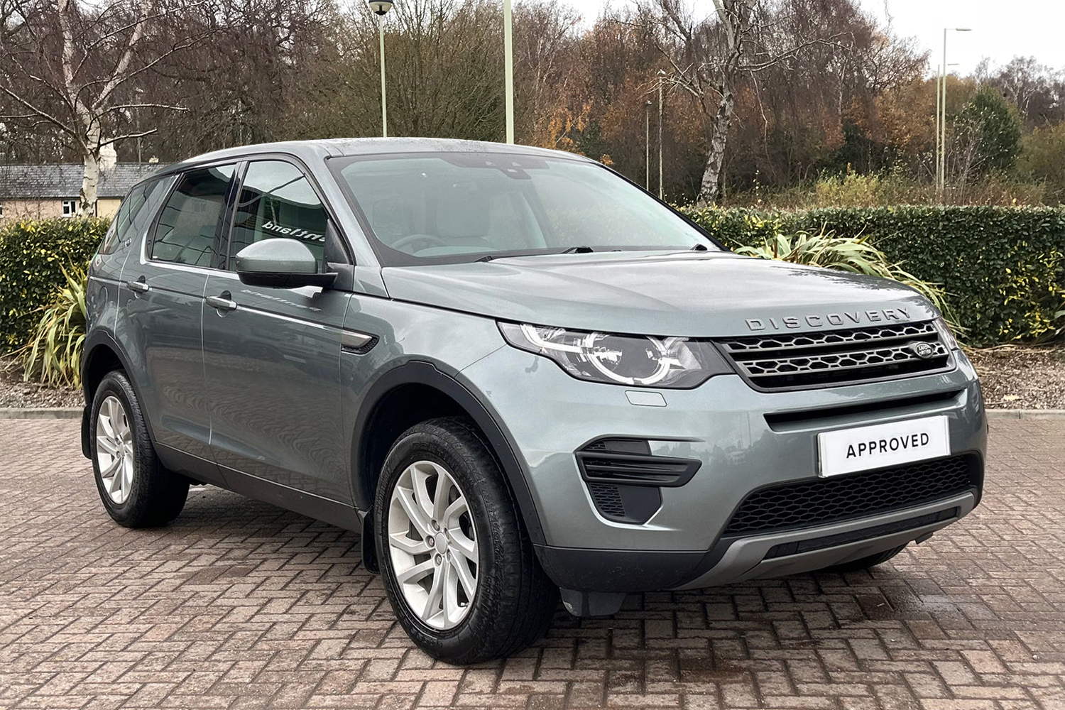Main listing image - Land Rover Discovery Sport