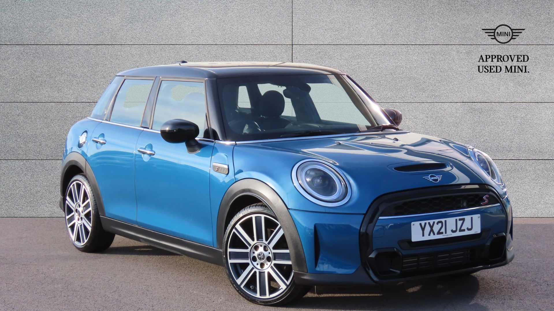 Main listing image - MINI Hatchback 5dr