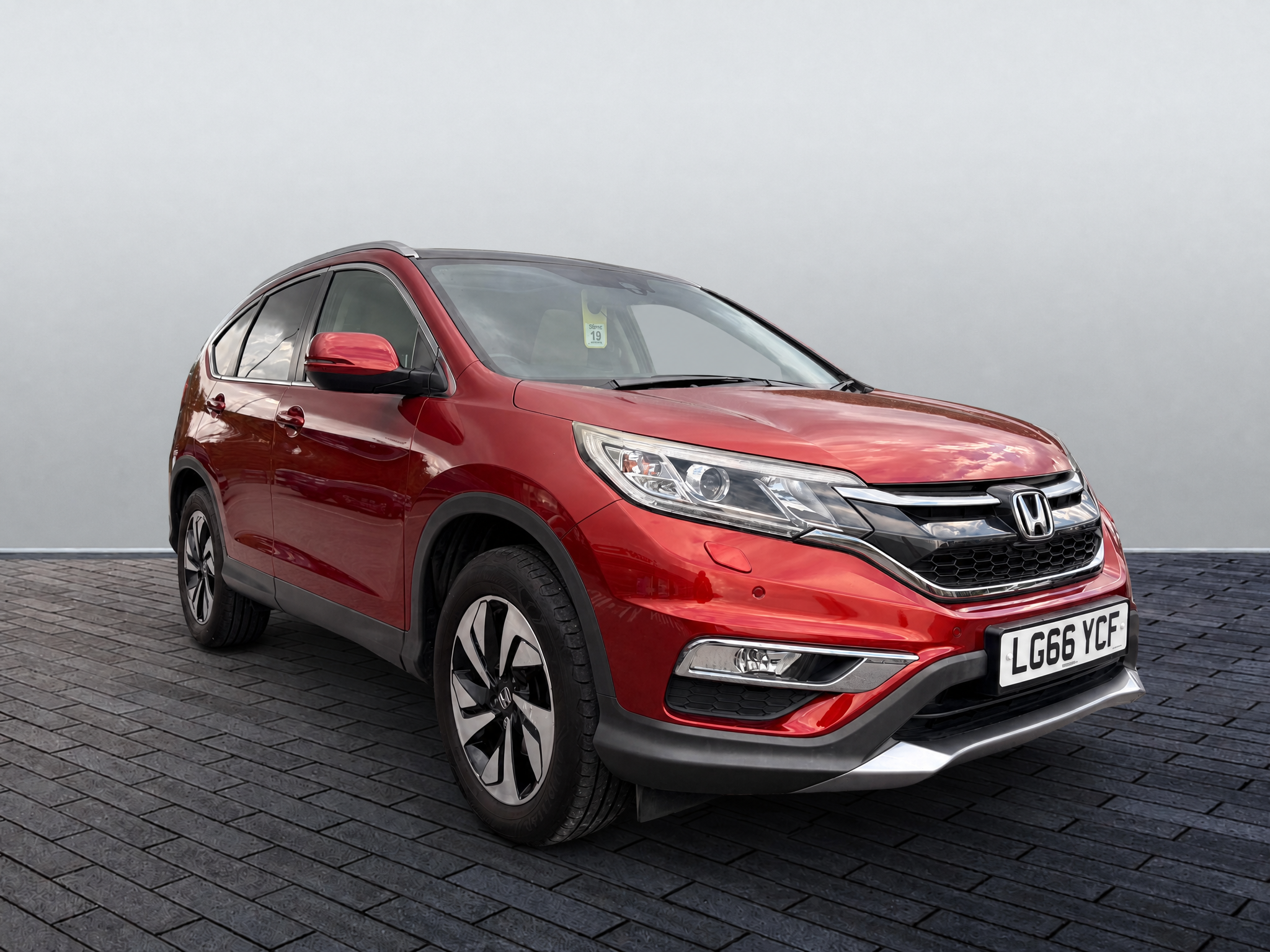 Main listing image - Honda CR-V