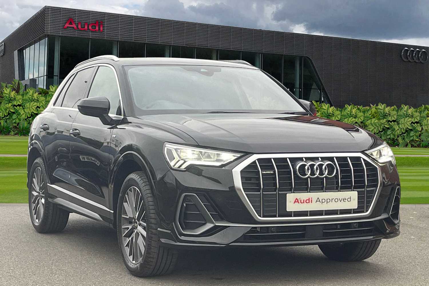 Main listing image - Audi Q3