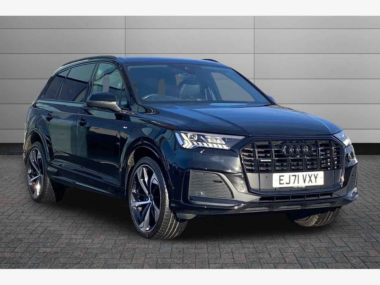 Main listing image - Audi Q7