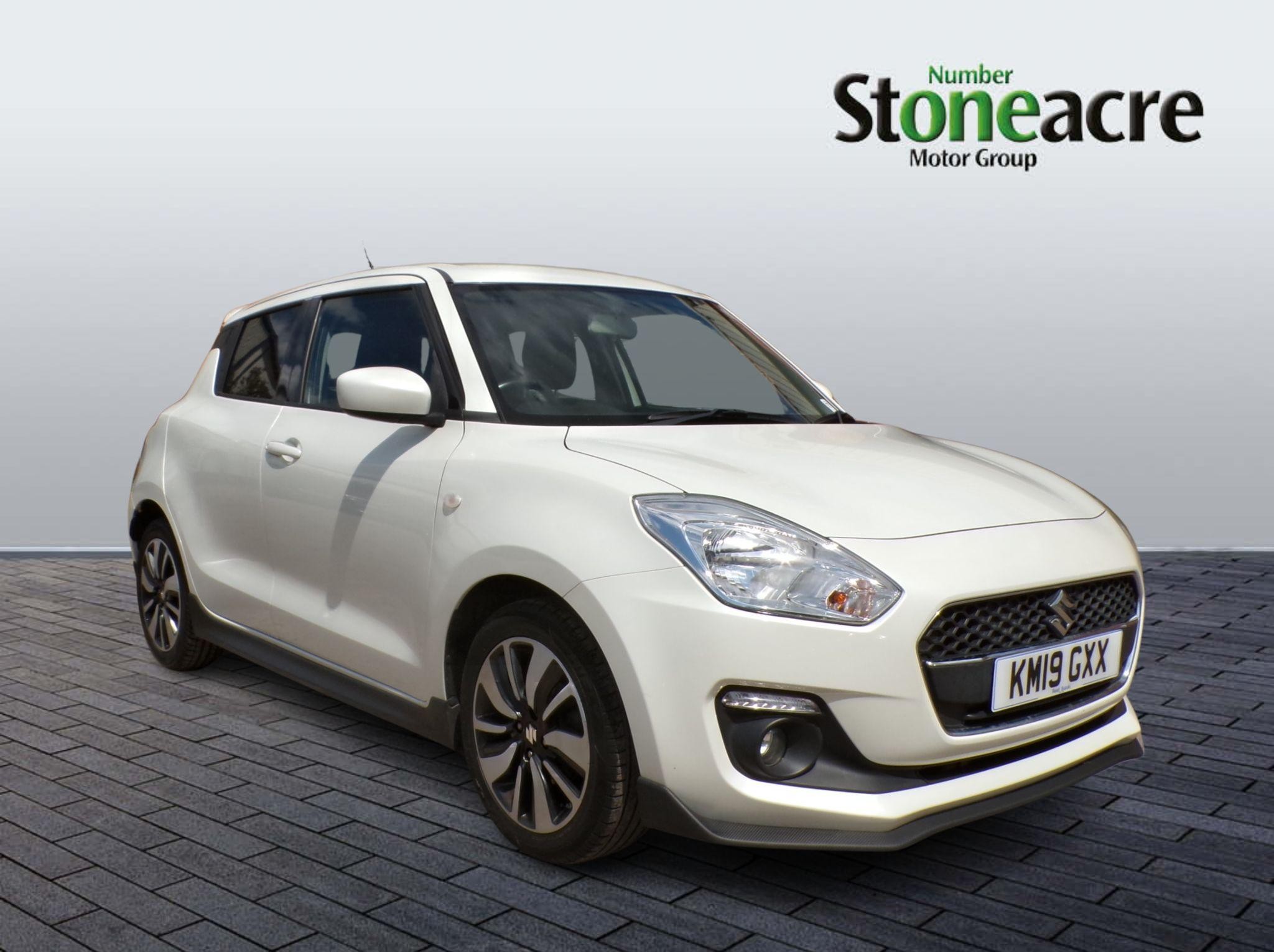 Main listing image - Suzuki Swift