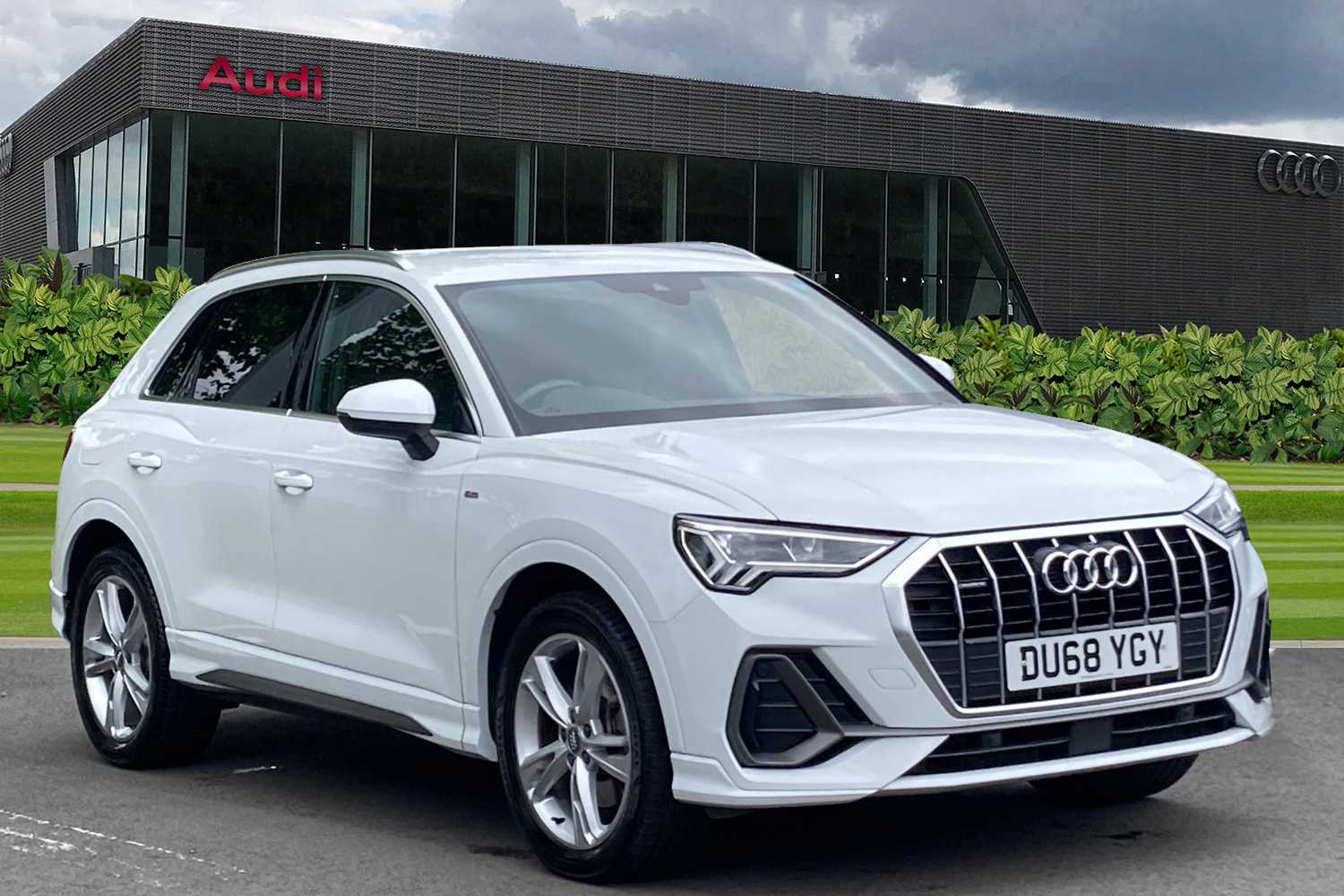 Main listing image - Audi Q3