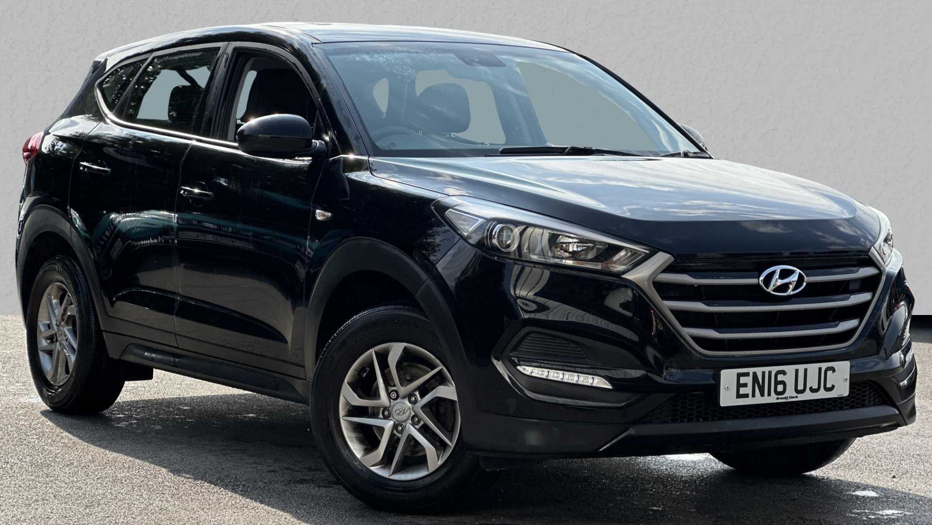 Main listing image - Hyundai Tucson