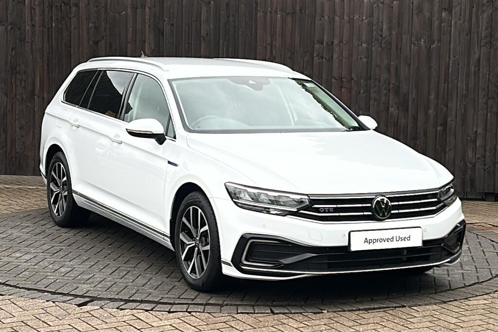 Main listing image - Volkswagen Passat GTE