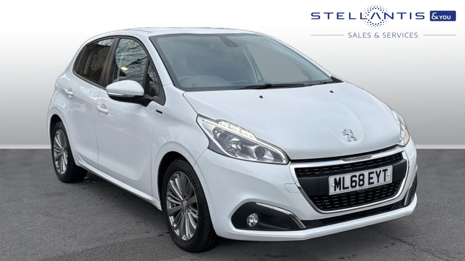 Main listing image - Peugeot 208