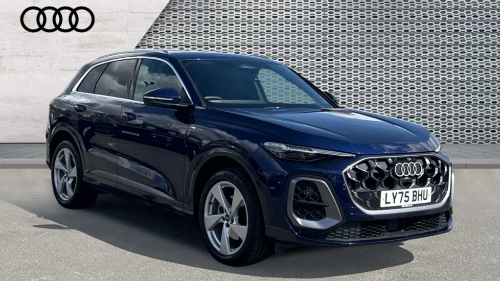 Main listing image - Audi Q5