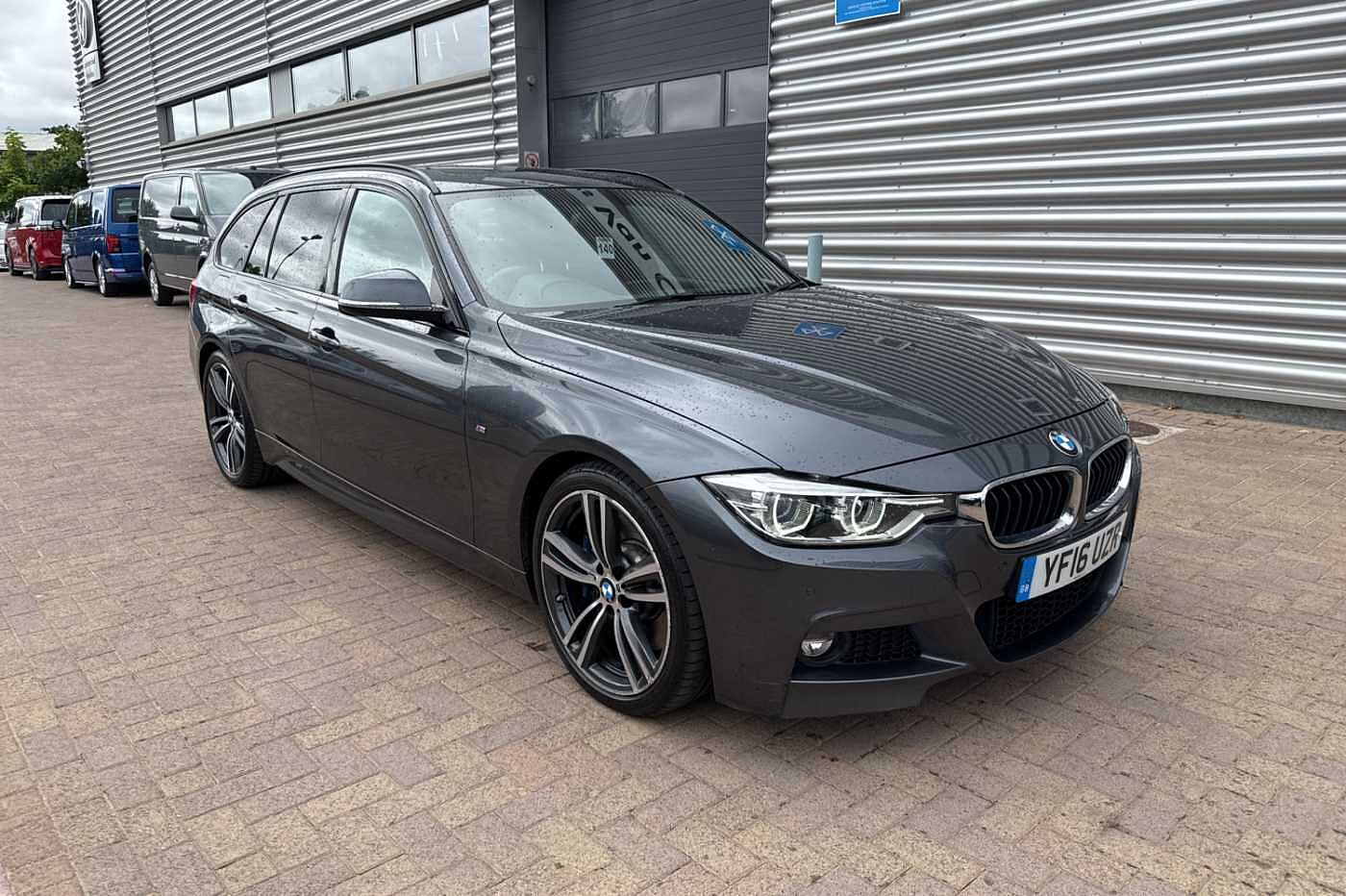 Main listing image - BMW 3 Series Touring