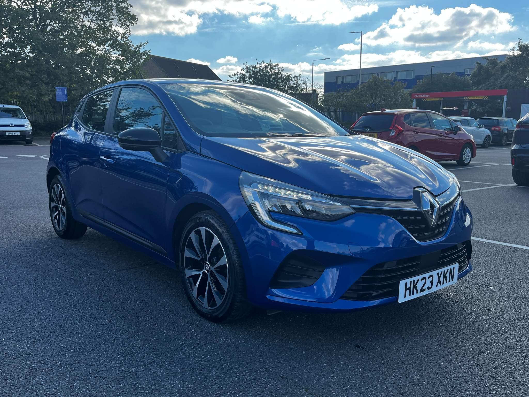 Main listing image - Renault Clio