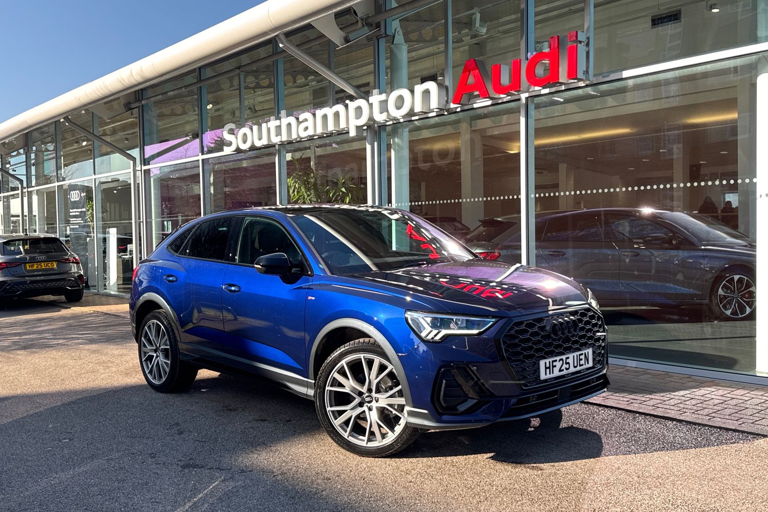 Main listing image - Audi Q3