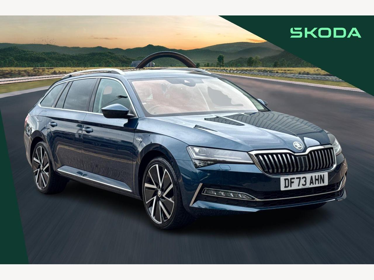Main listing image - Skoda Superb Estate