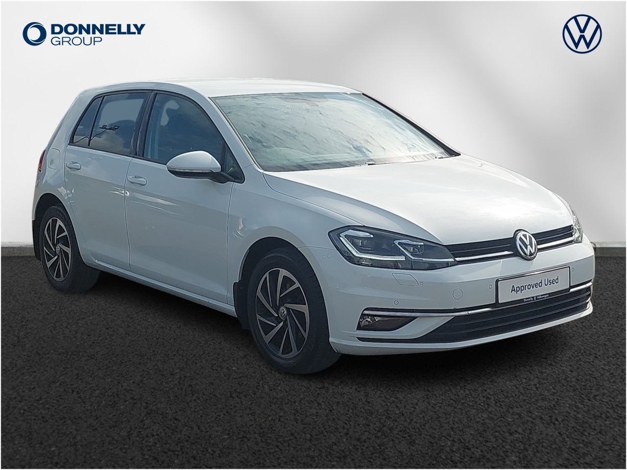 Main listing image - Volkswagen Golf