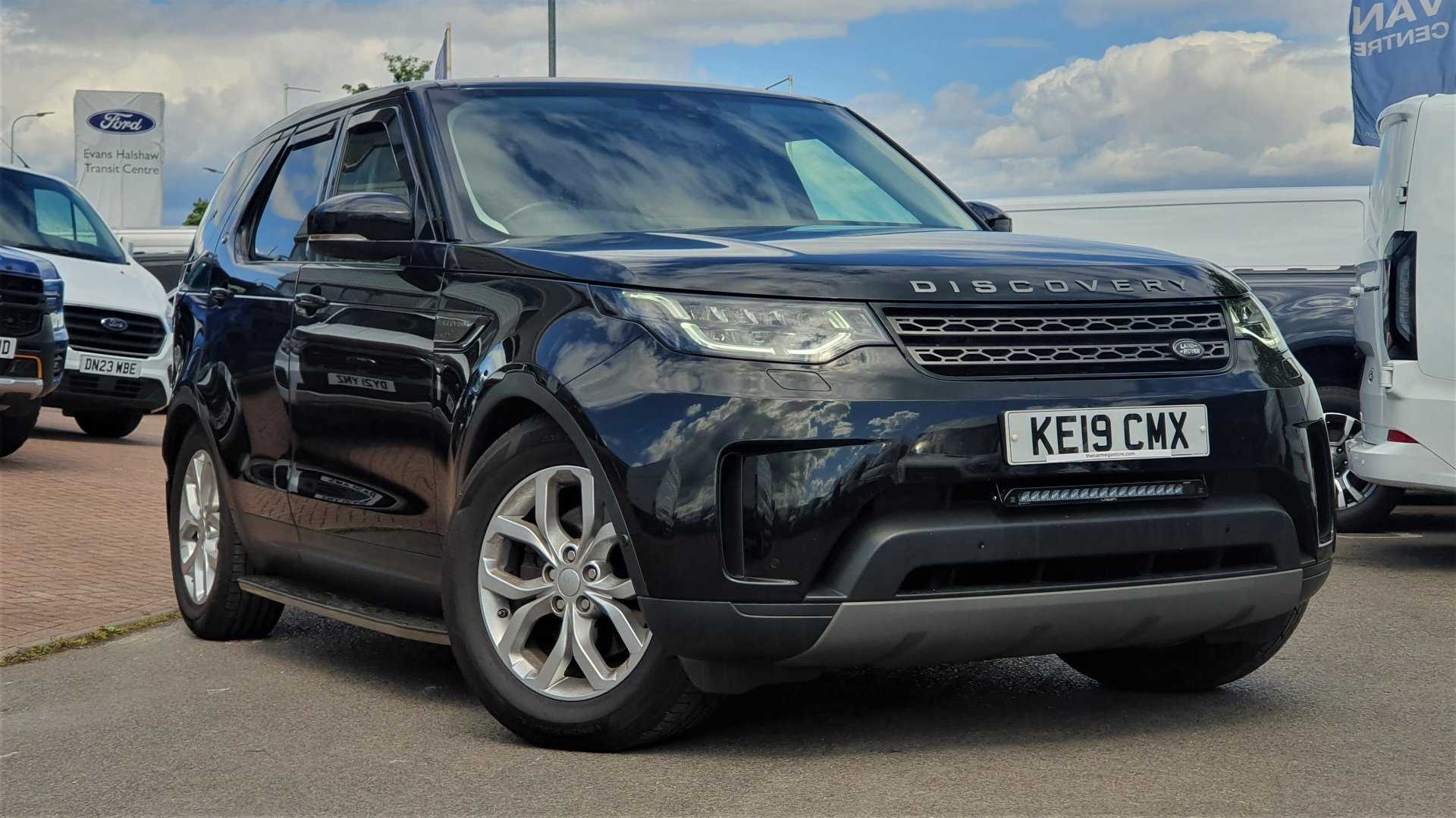 Main listing image - Land Rover Discovery