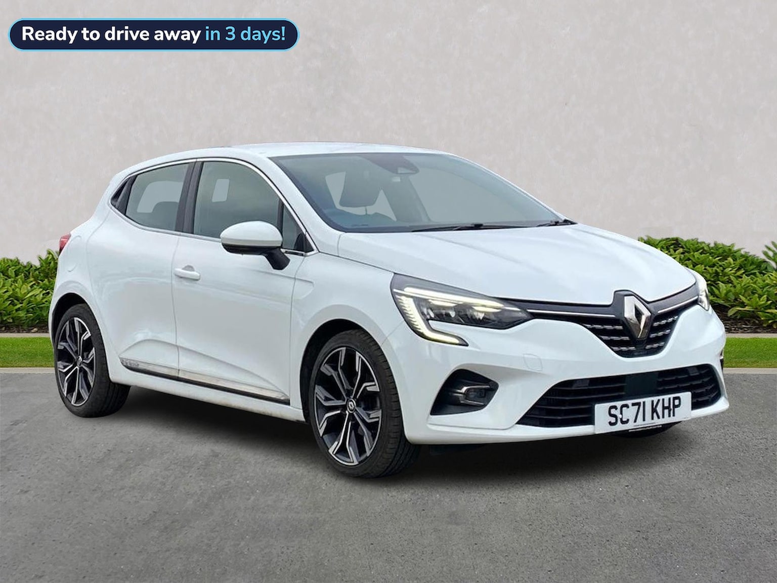 Main listing image - Renault Clio