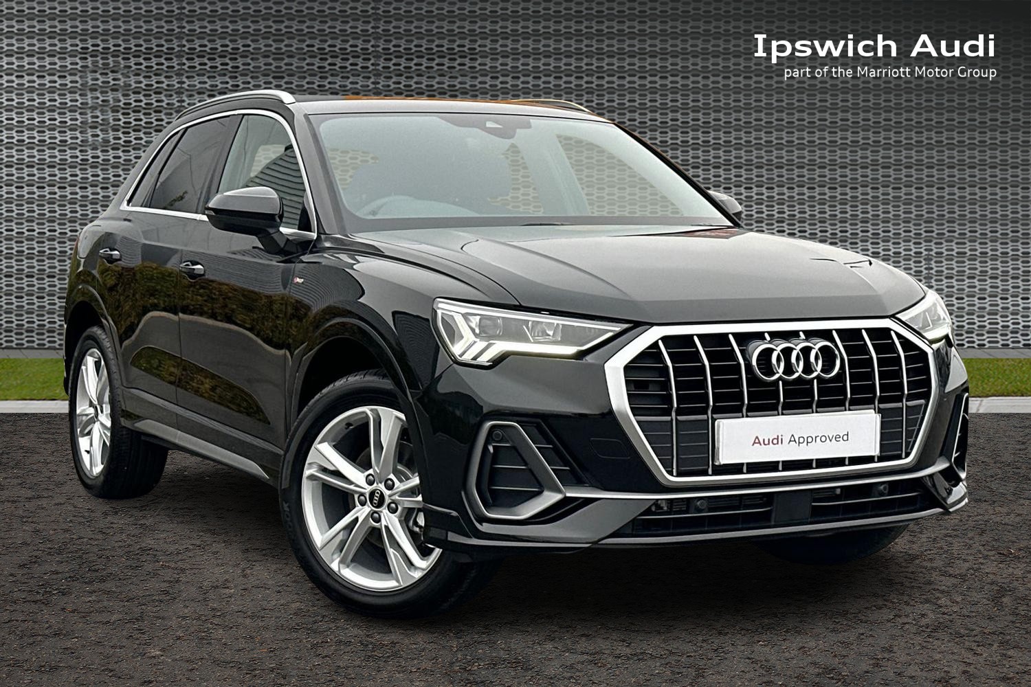 Main listing image - Audi Q3