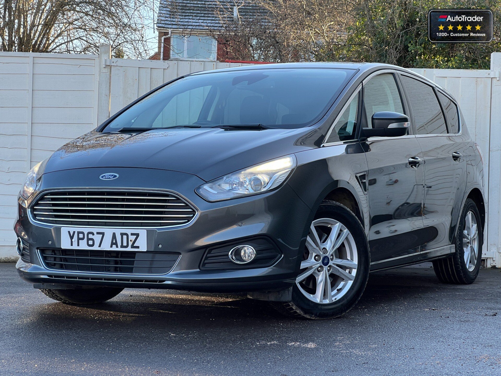 Main listing image - Ford S-MAX