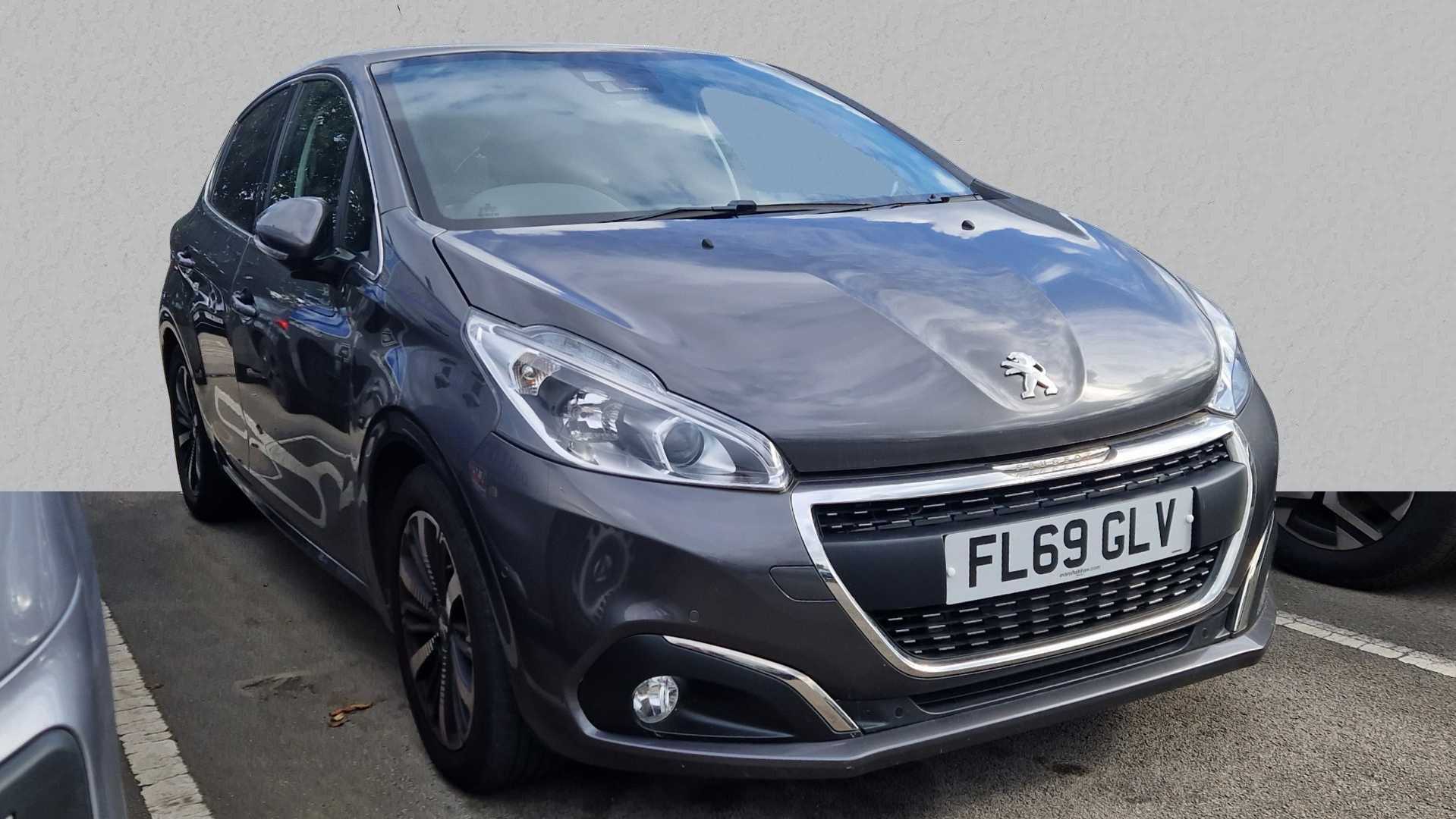 Main listing image - Peugeot 208