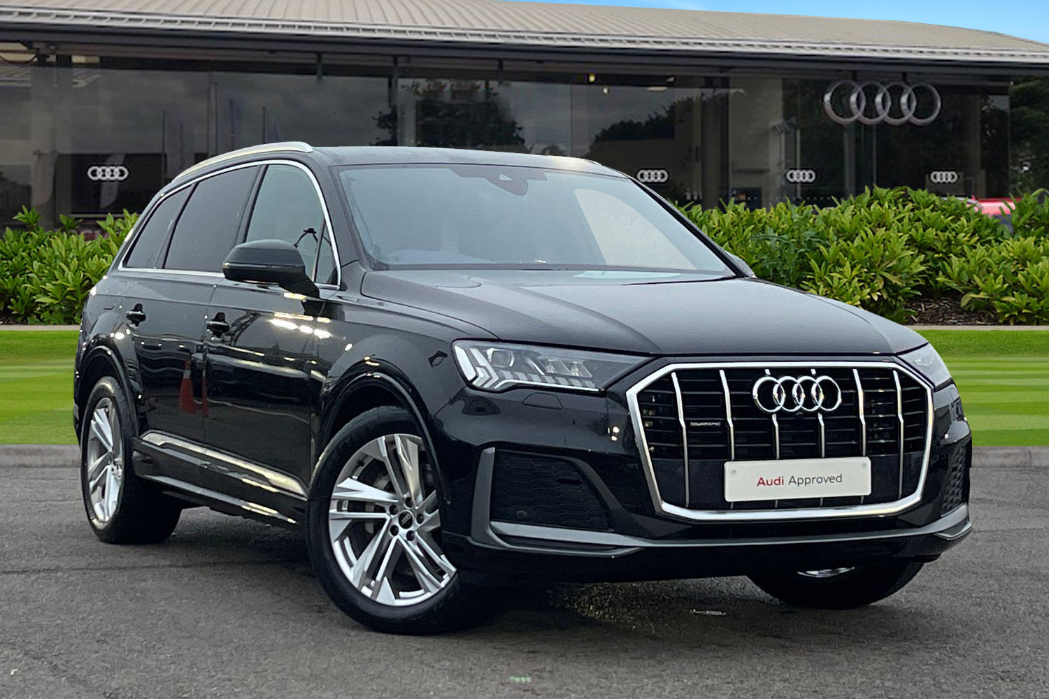 Main listing image - Audi Q7